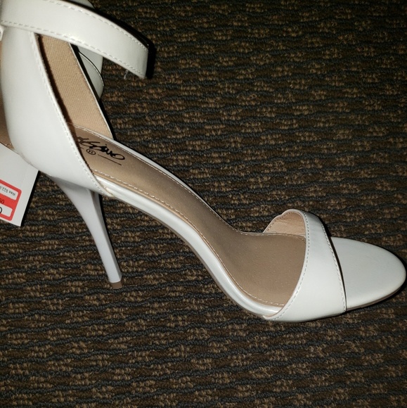 Heels - Picture 2 of 3